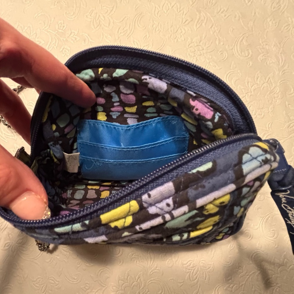 Vera Bradley mini chain bag. - Picture 3 of 3